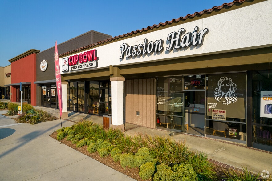 More Photos Of 1181-1195 E Magnolia Ave, Corona Unknown For Lease