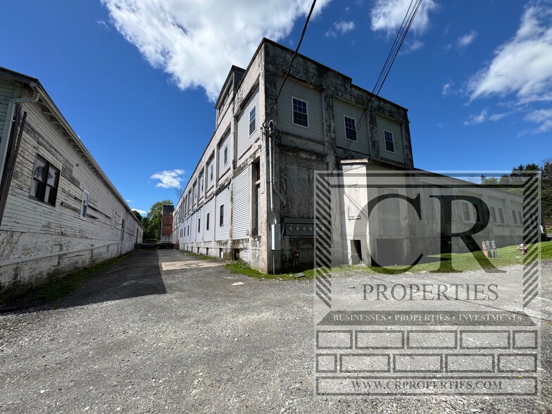 More Photos Of 155 Vineyard Ave, Highland Service For Sale