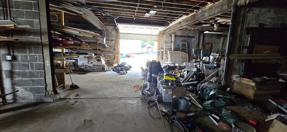 More Photos Of 405 Rhode Island St, Buffalo Light Distribution For Sale