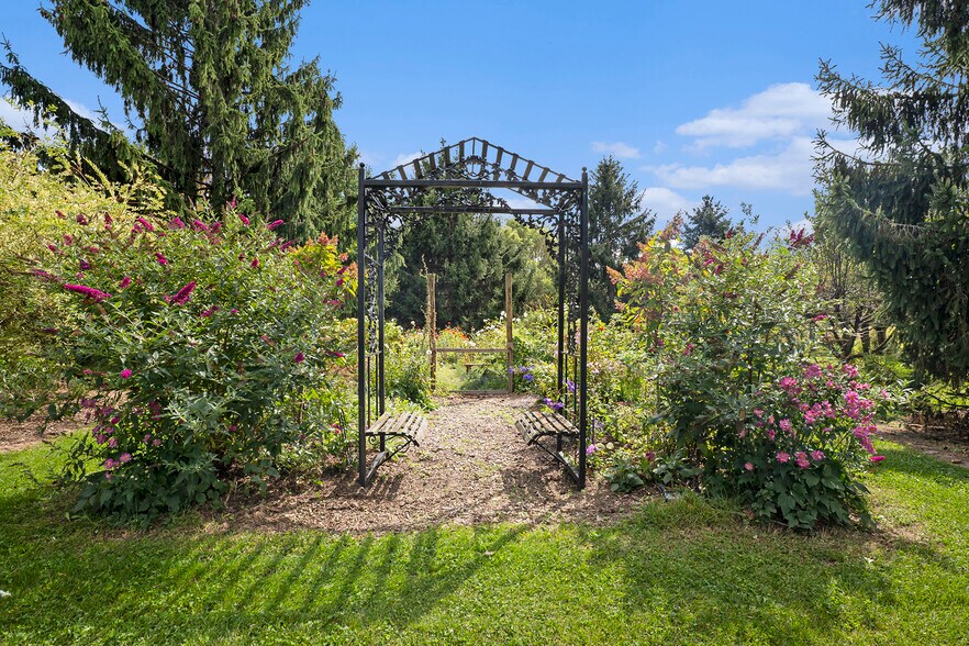 More Photos Of 4805 Musson Rd, Howell Specialty For Sale