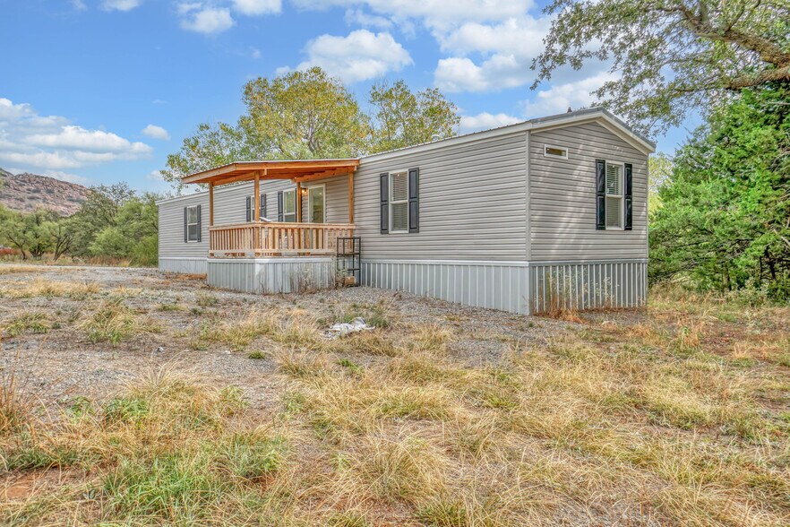 More Photos Of 42851 E County Road 1470, Lone Wolf Land For Sale