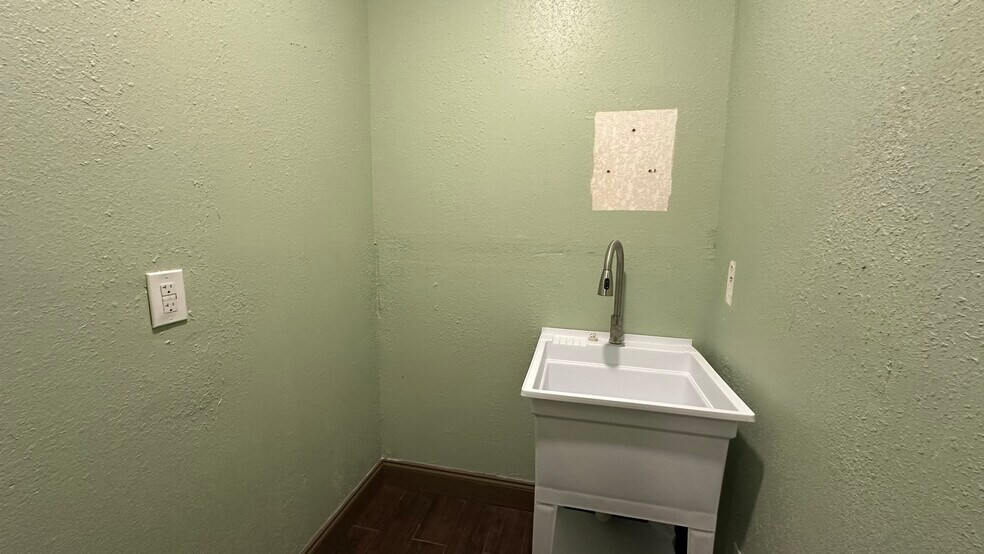 More Photos Of 1707 E Edgewood Dr, Lakeland Medical For Lease