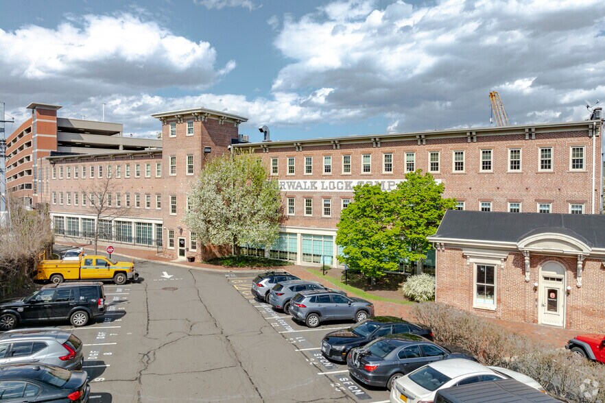 More Photos Of 18-24 Marshall St, Norwalk Office For Lease