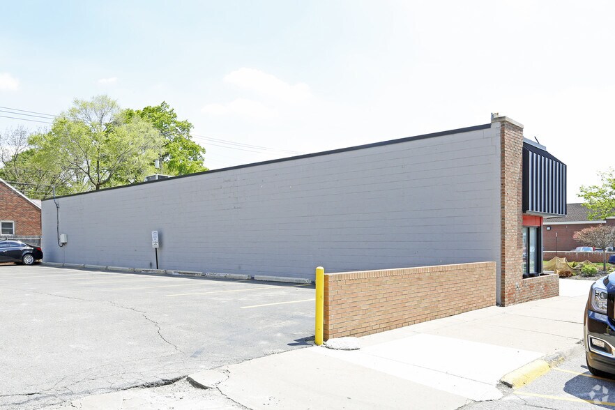 More Photos Of 33200 Woodward Ave, Birmingham Storefront Retail Office For Sale