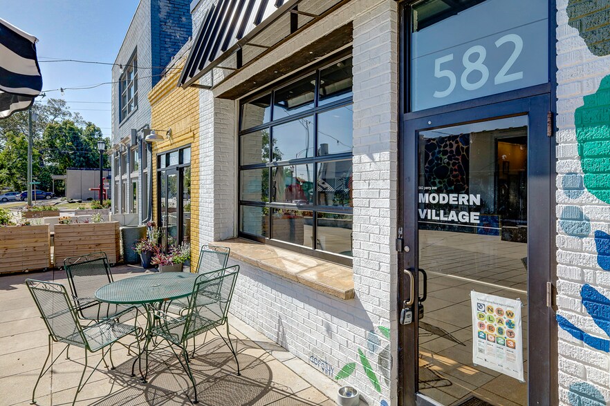 More Photos Of 582 Perry Ave, Greenville Storefront Retail Office For Lease