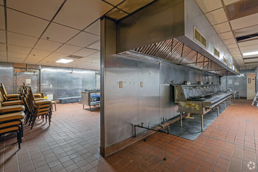 More Photos Of 9710 N Lamar Blvd, Austin Restaurant For Sale