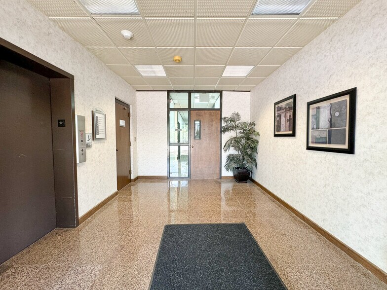 More Photos Of 6404 Falls of Neuse Rd, Raleigh Office For Lease