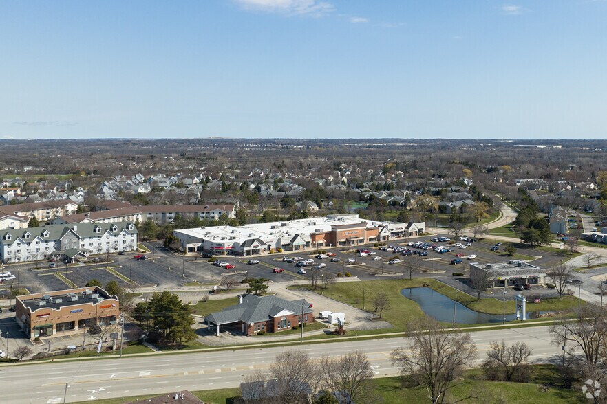 More Photos Of 5320-5340 Grand Ave, Gurnee General Retail For Lease