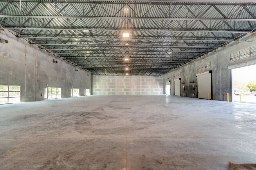 More Photos Of 4451 Eastport Park Way, Port Orange Industrial For Lease
