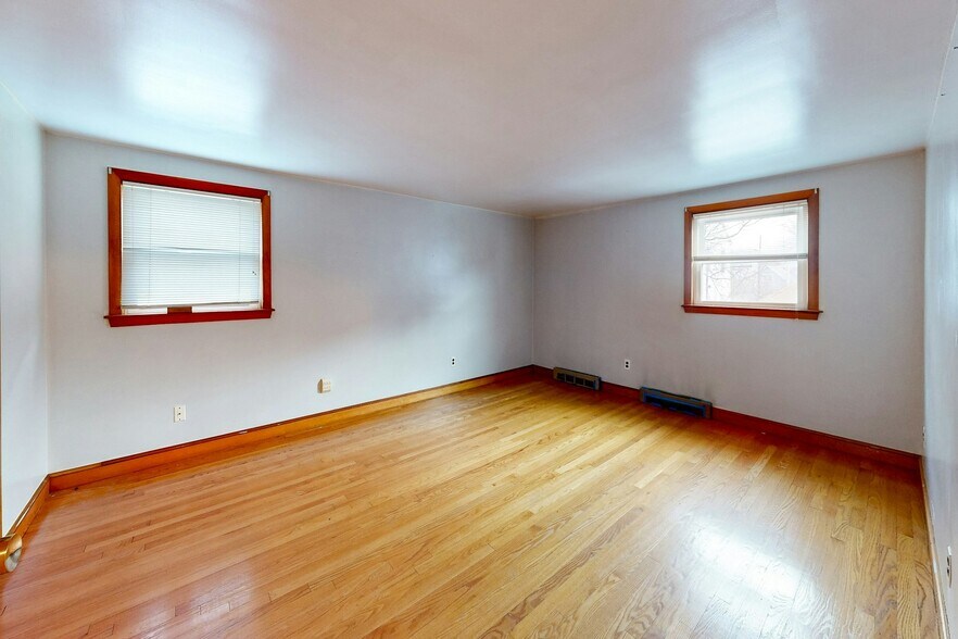 More Photos Of 721-729 Salem St, Malden Specialty For Sale