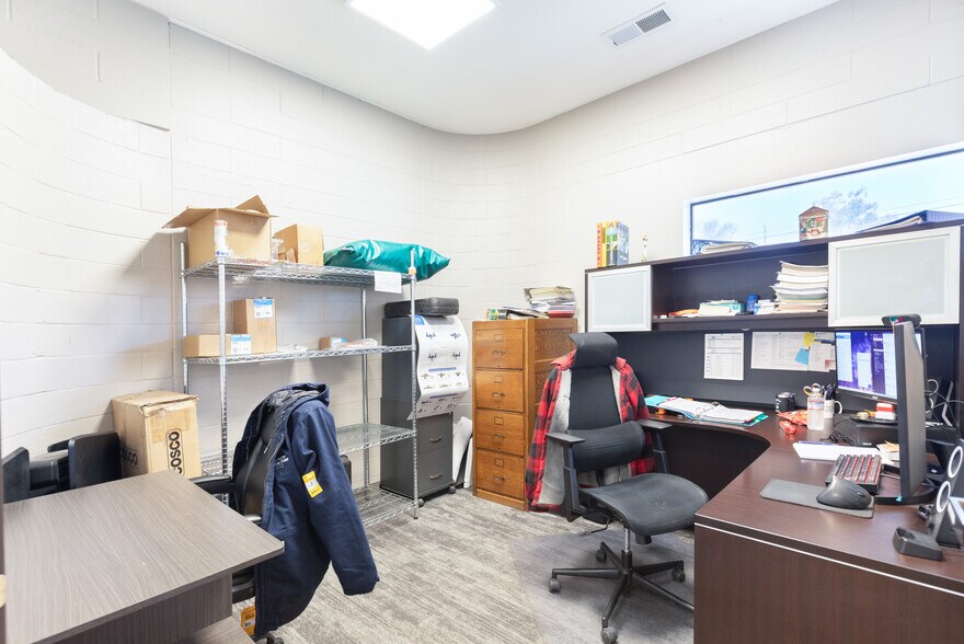 More Photos Of 6400 Elvas Ave, Sacramento Freestanding For Sale