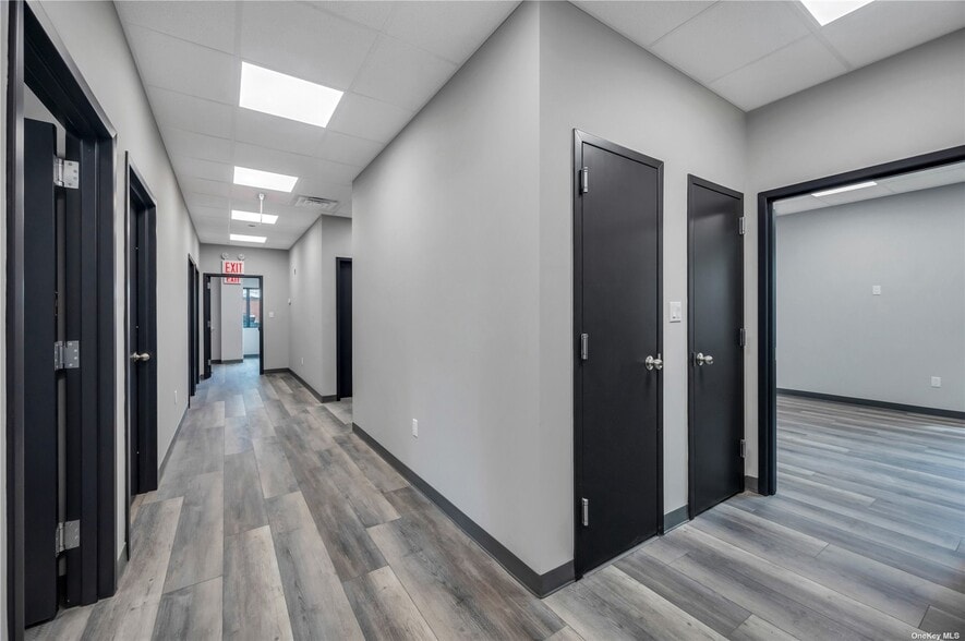 More Photos Of 241 E Shore Rd, Great Neck Office For Lease