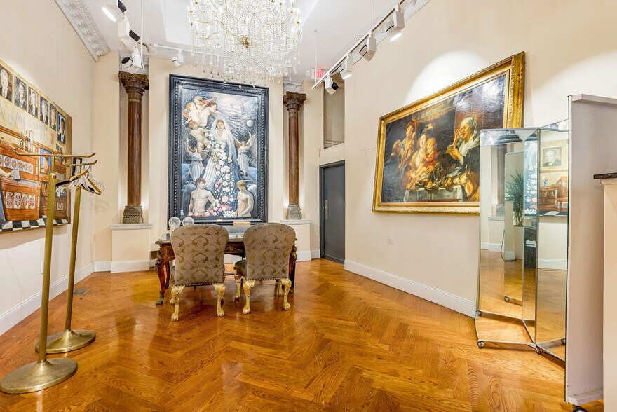 More Photos Of 6 W 4th St, Cincinnati Storefront Retail Office For Sale