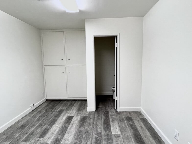 More Photos Of 144 E Santa Clara St, Arcadia Warehouse For Lease