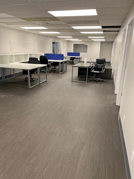 More Photos Of 10308 State Line Rd, Leawood Office For Lease