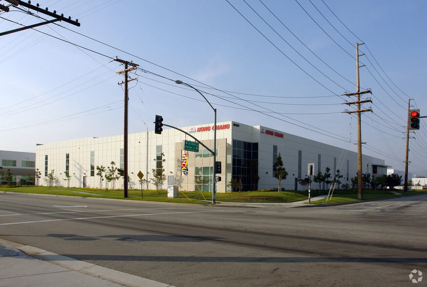 Primary Photo Of 13109 Los Nietos Rd, Santa Fe Springs Manufacturing For Lease