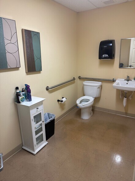 More Photos Of 2255 Sarasota Center Blvd, Sarasota Industrial For Sale