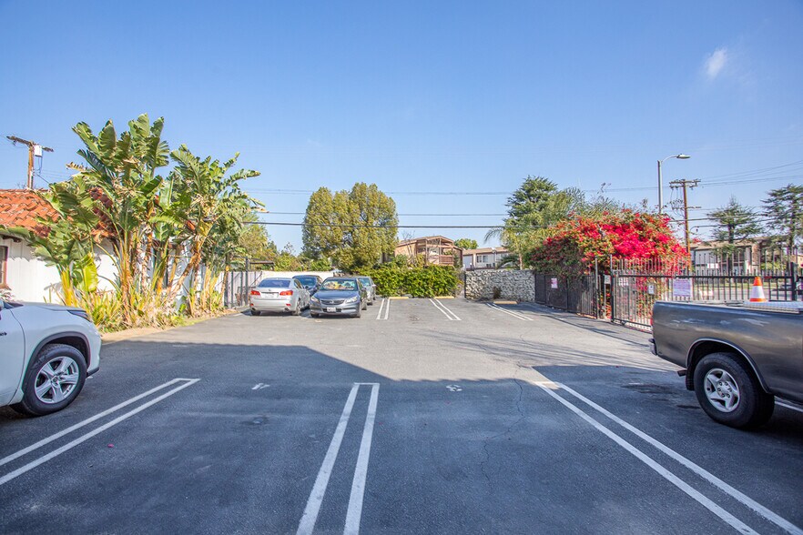 More Photos Of 9261 Wakefield Ave, Panorama City Apartments For Sale