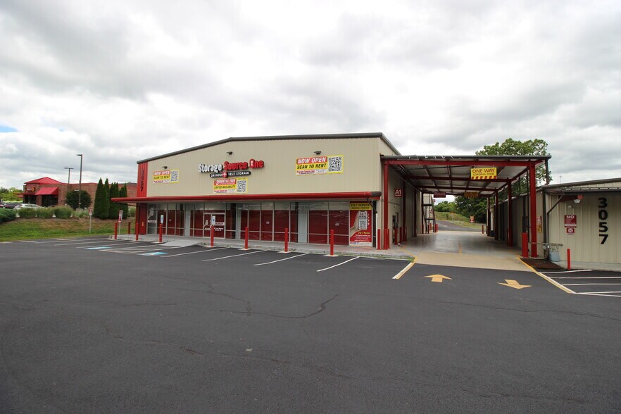 More Photos Of 3057 Lee Hwy, Bristol Self Storage For Sale
