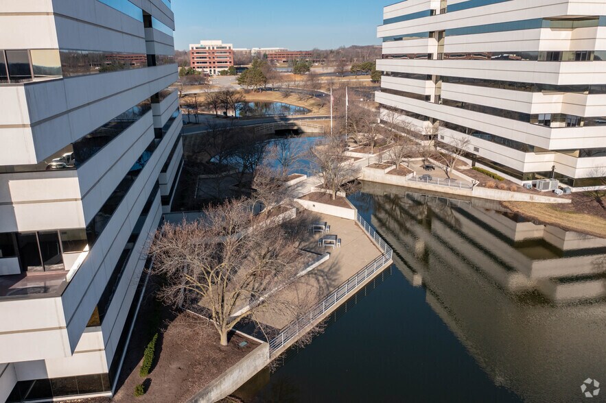 More Photos Of 700 Tower Dr, Troy Office For Lease