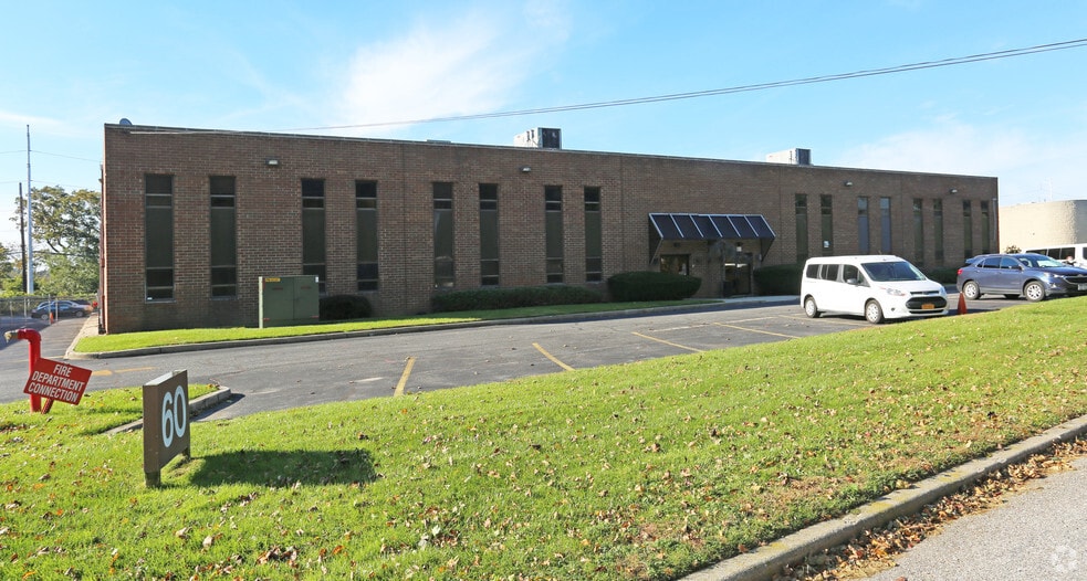 Primary Photo Of 60 Gordon Dr, Syosset Warehouse For Lease