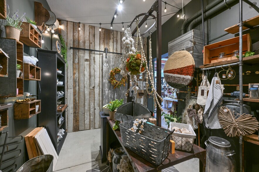 More Photos Of 4434 Wadsworth Rd, Norton Freestanding For Sale