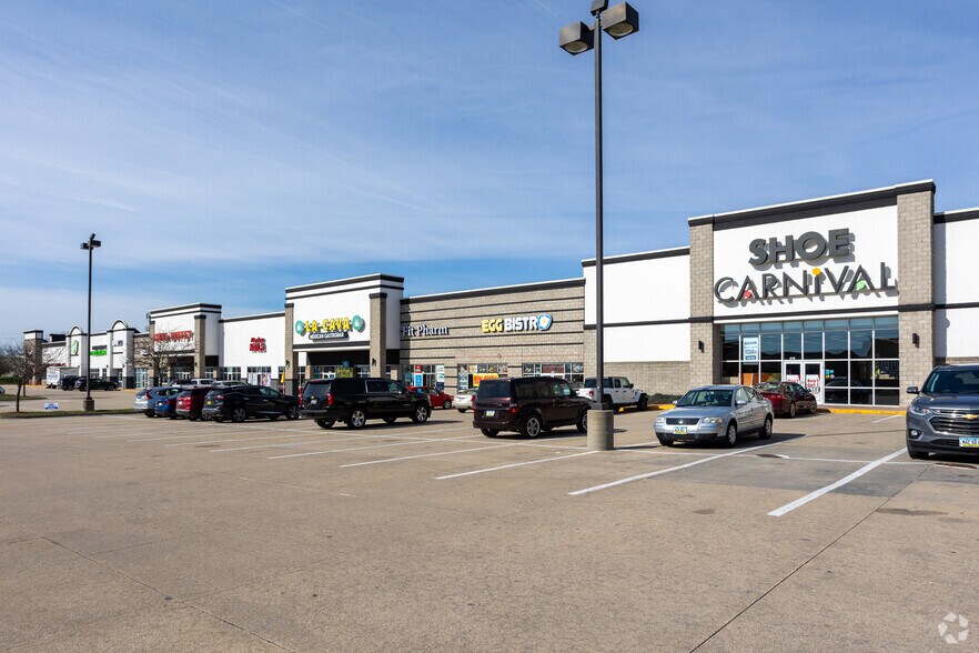 More Photos Of 2010 SE Delaware Ave, Ankeny Unknown For Lease