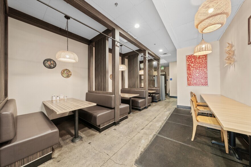More Photos Of 3370-3400 S Bristol St, Santa Ana Freestanding For Lease