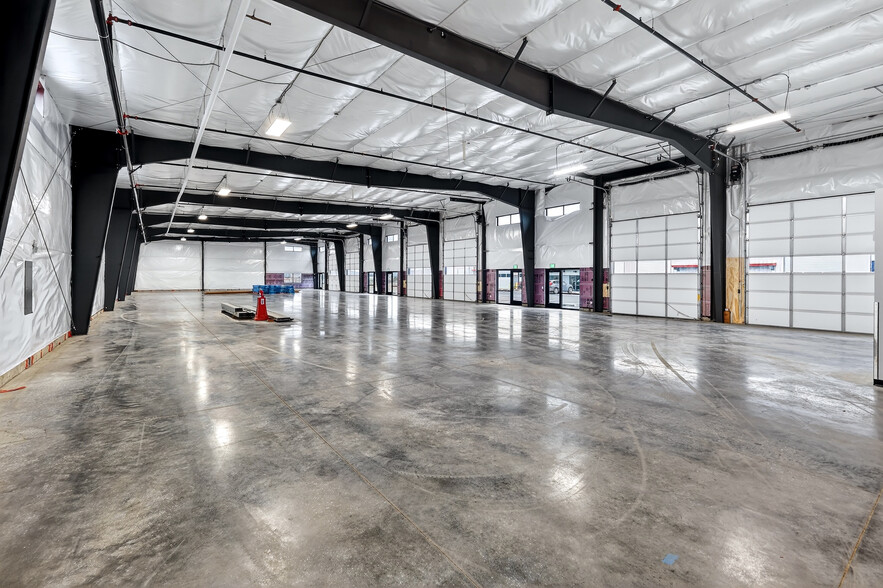 More Photos Of 4524 Barker Rd, Spokane Valley Showroom For Lease