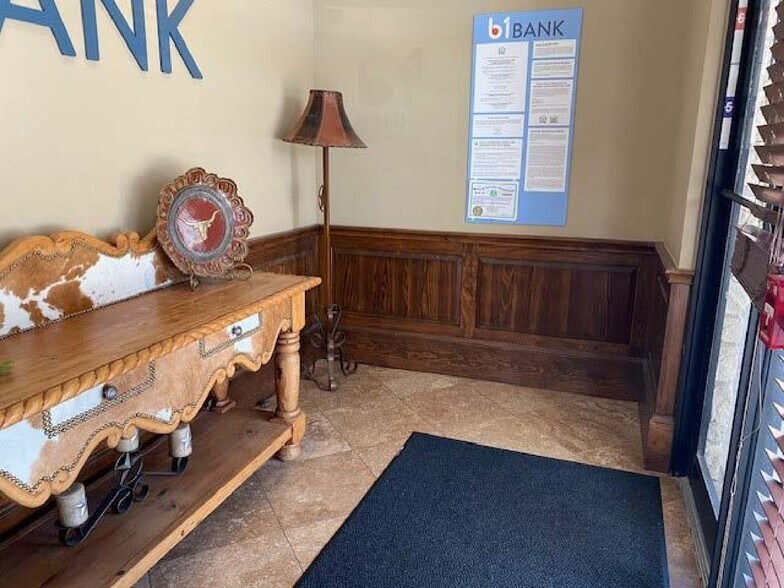 More Photos Of 14020 Highway 3, Webster Unknown For Lease