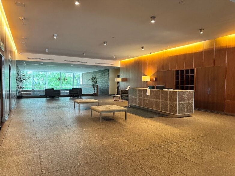 More Photos Of 1 Executive Dr, Fort Lee Apartments For Lease