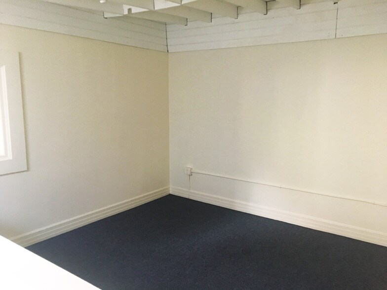 More Photos Of 1377-1379 Harrison St, San Francisco Light Distribution For Lease