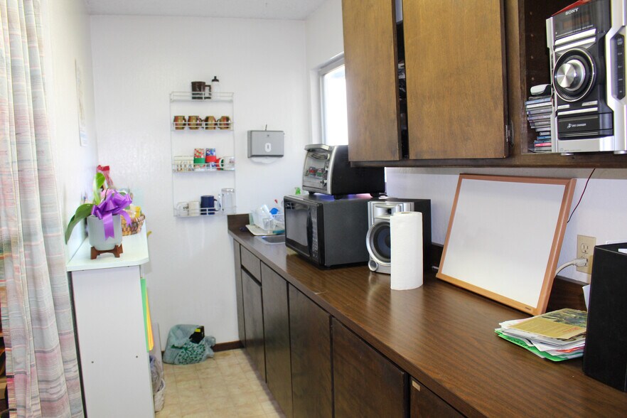 More Photos Of 1225 S Main St, Willits Medical For Sale