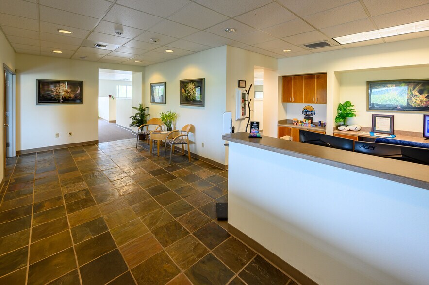 More Photos Of 296 SW Columbia St, Bend Office For Lease