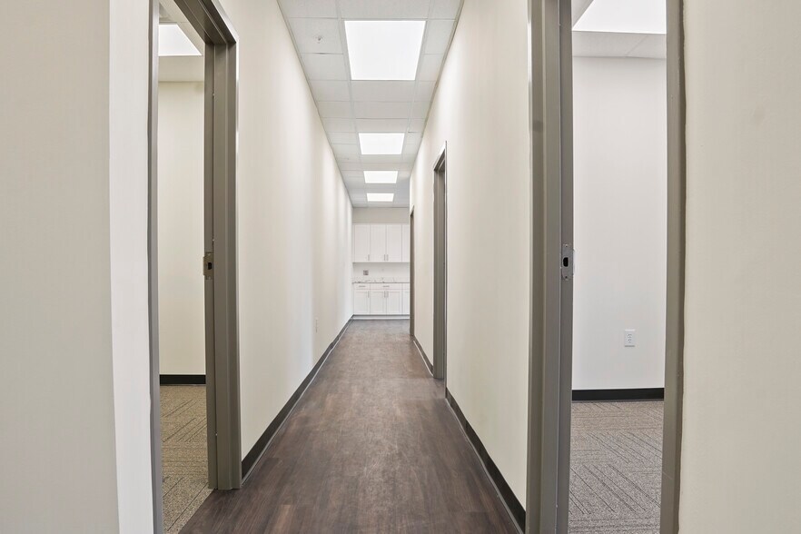 More Photos Of 123 S Lynnhaven Rd, Virginia Beach Office For Lease