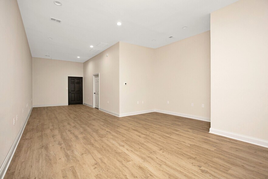 More Photos Of 103 W Main St, Lebanon Office Residential For Lease