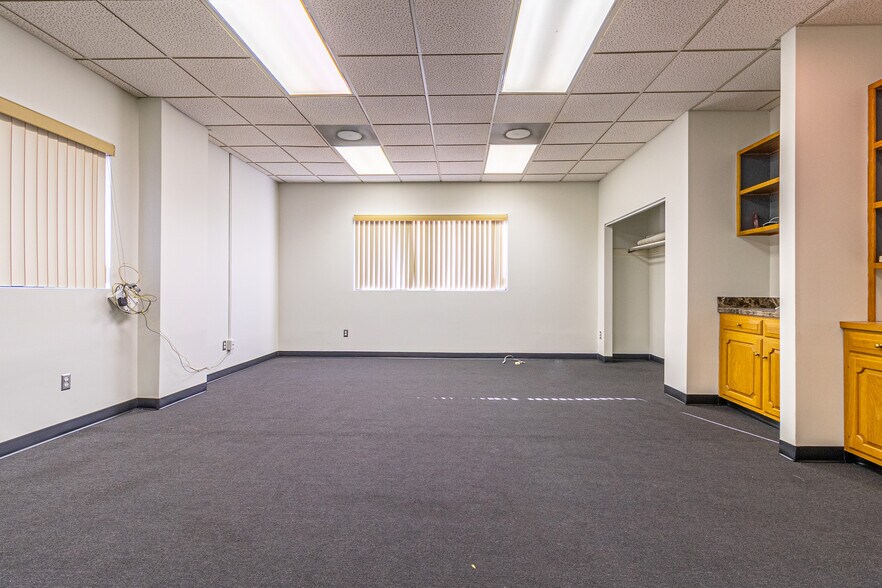 More Photos Of 3021 Liberty Ave, Pittsburgh Warehouse For Sale