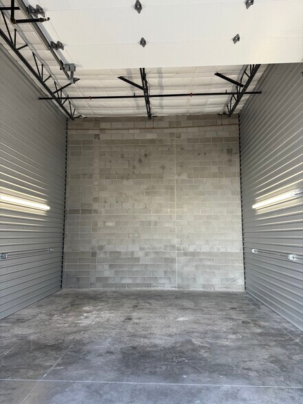 More Photos Of 31606 N Cave Creek Rd, Cave Creek Self Storage For Sale