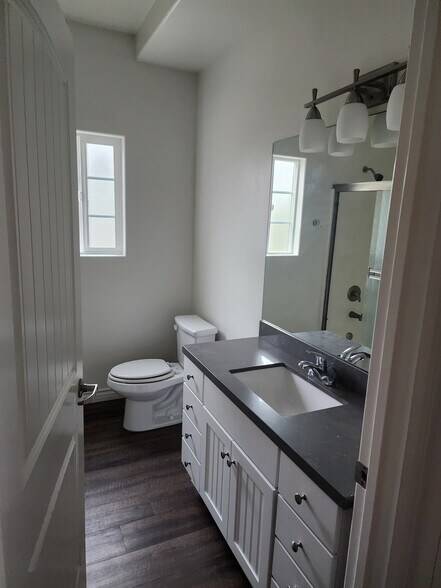 More Photos Of 1378-1380 Patricia Ave, Simi Valley Apartments For Sale