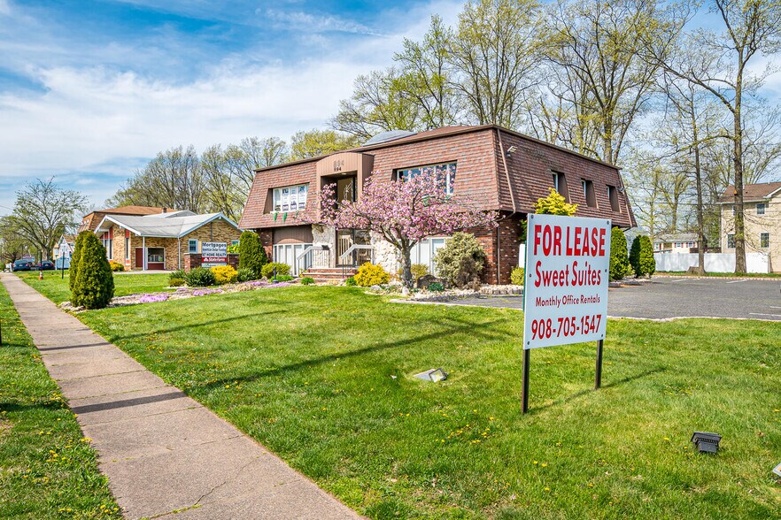More Photos Of 894 Green St, Iselin Office For Sale