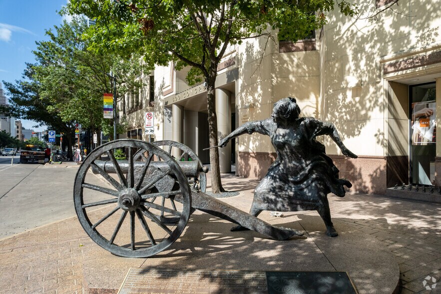 More Photos Of 600 Congress Ave, Austin Office For Lease