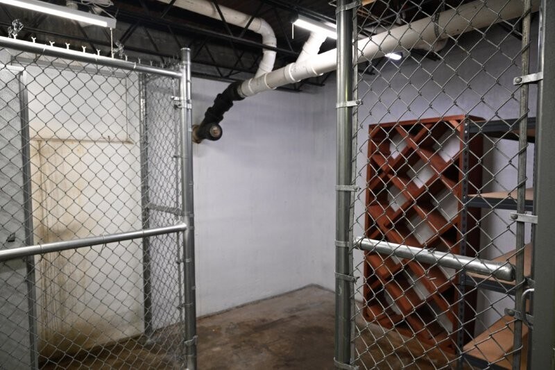 More Photos Of 517 S 4th St, Springfield General Retail For Sale