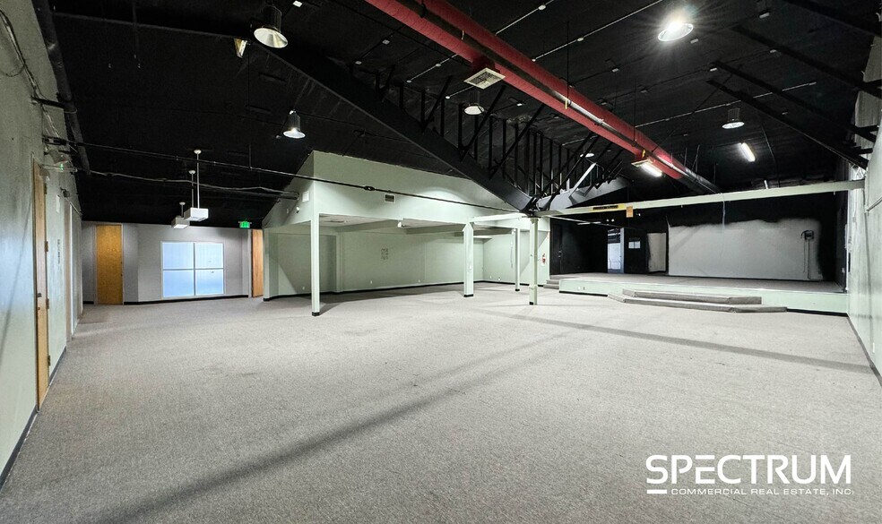 More Photos Of 16730 Schoenborn St, North Hills Manufacturing For Lease