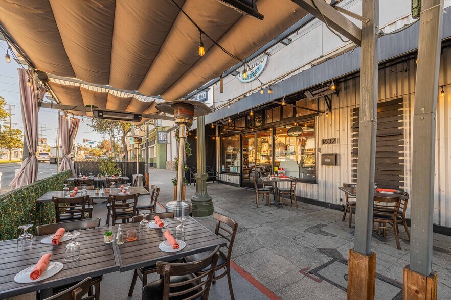 More Photos Of 1632 Colorado Blvd, Los Angeles General Retail For Sale