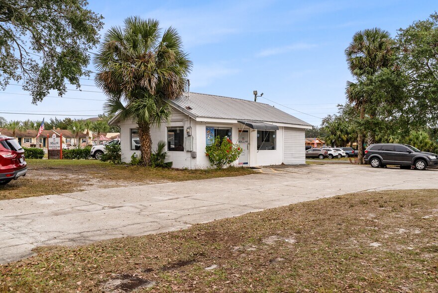 More Photos Of 1421 Griffin Rd, Leesburg Freestanding For Sale