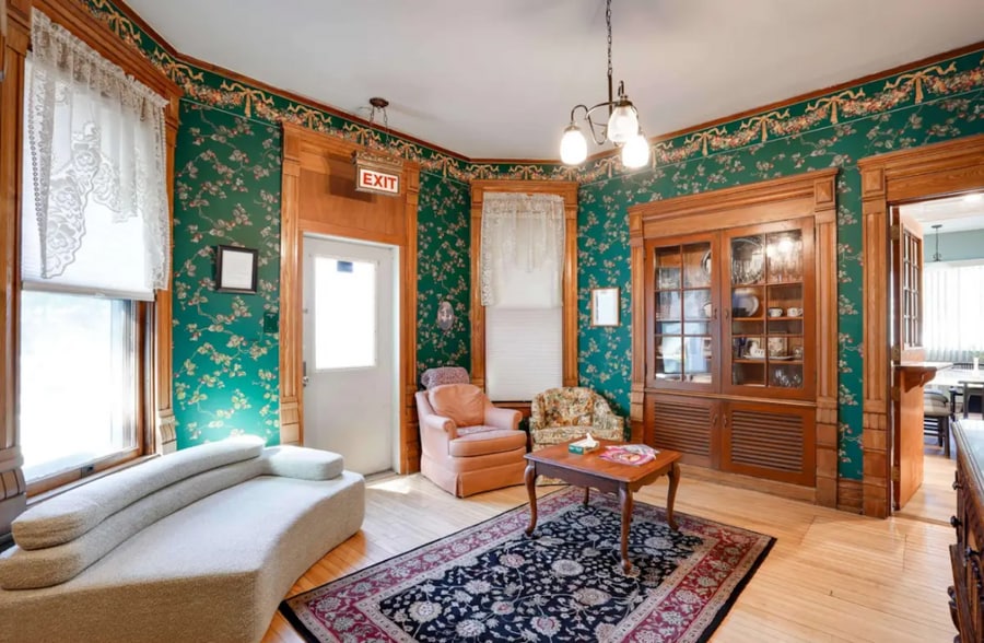More Photos Of 211 Wisconsin Ave, Wisconsin Dells Hotel For Sale