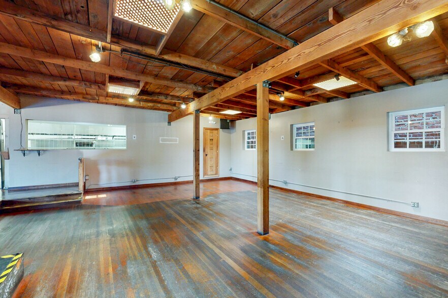 More Photos Of 5862-5872 Doyle St, Emeryville Restaurant For Sale