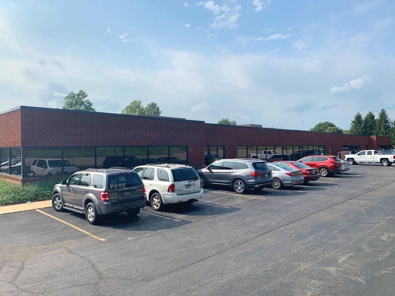 More Photos Of 2004 Fox Dr, Champaign Medical For Sale