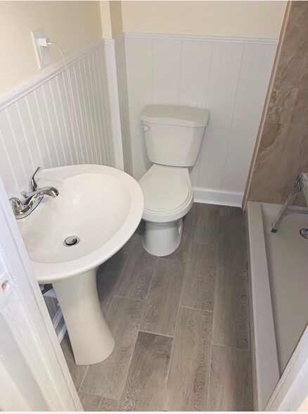 More Photos Of 612 S Broad St, Elizabeth Storefront Retail Residential For Sale