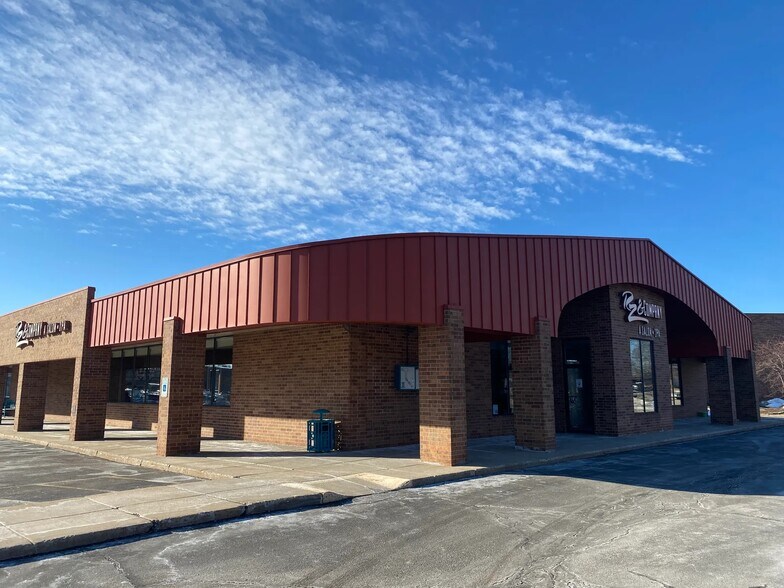 More Photos Of 6608-6692 Odana Rd, Madison Unknown For Lease